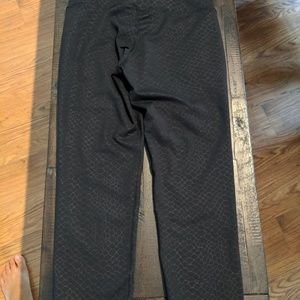 Crop yoga pants